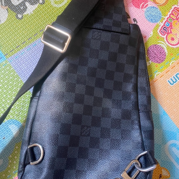louis vuitton graphite sling bag - Picture 2 of 5